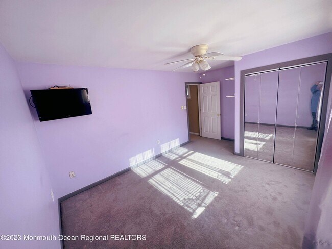Building Photo - 303 Kadlubeck Way