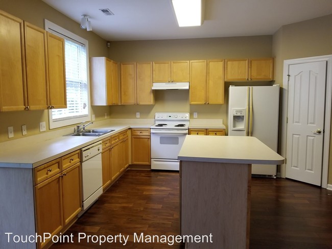 Building Photo - 15530 Sullivan Ridge Dr
