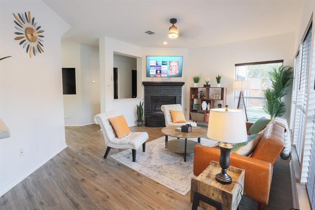 Building Photo - 994 Regency Dr