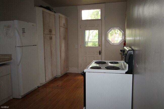 Foto del edificio - 3 br, 2 bath House - 619 Village St AVAILA...