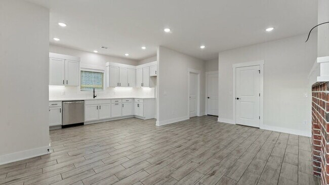 Foto del edificio - Delightful 3-bedroom residence featuring 2...