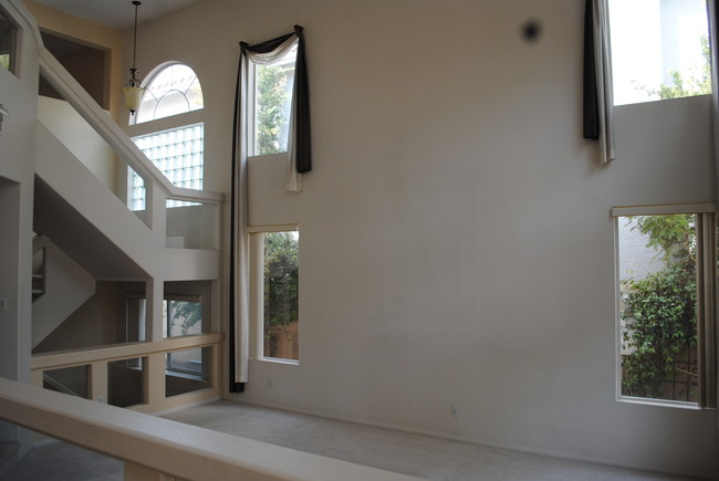 Building Photo - 8732 Castle Ridge Ave