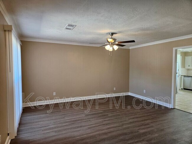 Building Photo - 2326 Greengate Dr