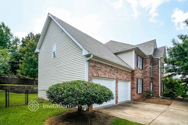 Building Photo - 1070 Soaring Dr NE