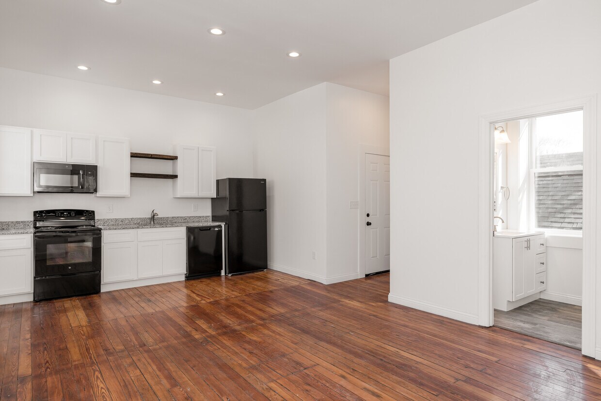 Primary Photo - 701 E Kentucky St