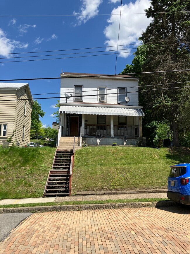 Foto del edificio - 618 Monroe Ave