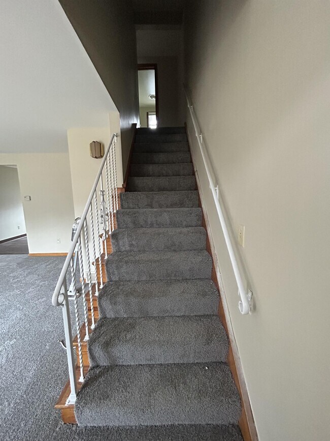 Foto del edificio - 34 Oakridge Dr