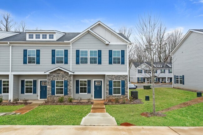 Foto del edificio - Brand New Townhome | 3 BR/2.5BA | 1-Car Garage | Near Downtown Mooresville