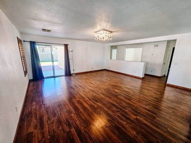 Foto del edificio - 3552 N Riverhaven Dr