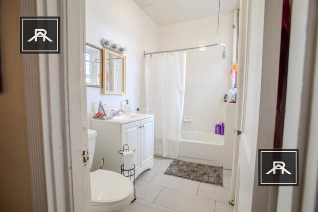 Building Photo - 4 bedroom in Allston MA 02134
