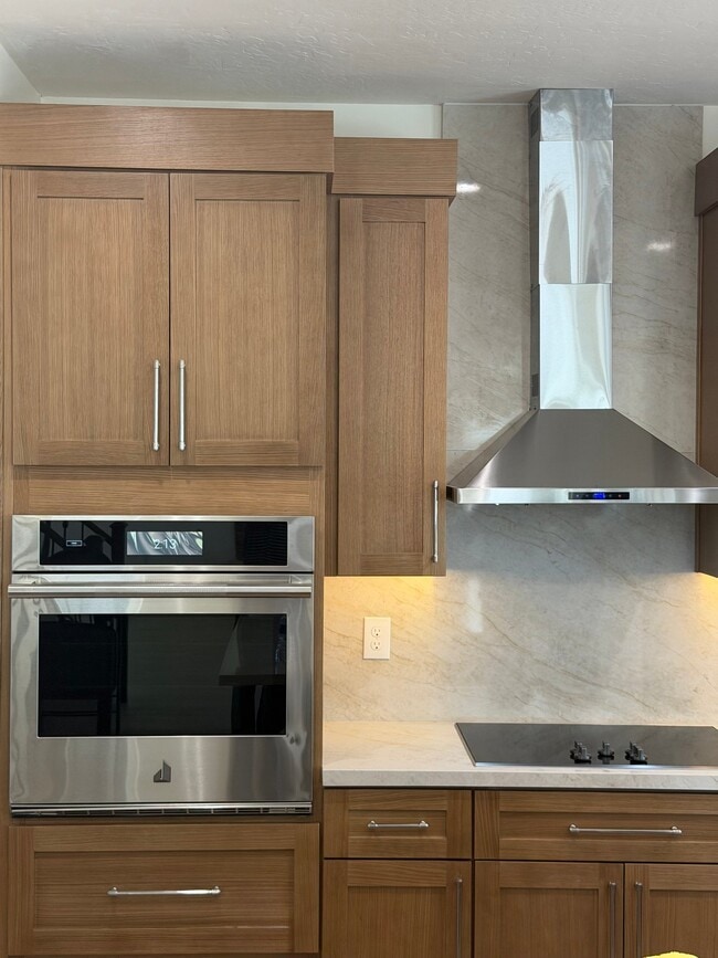 Building Photo - 2741 E Quiet Hollow Ln