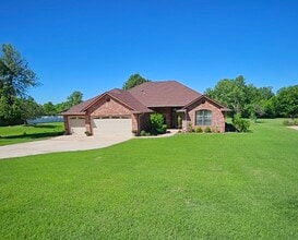 Building Photo - 8415 Valley Creek Dr