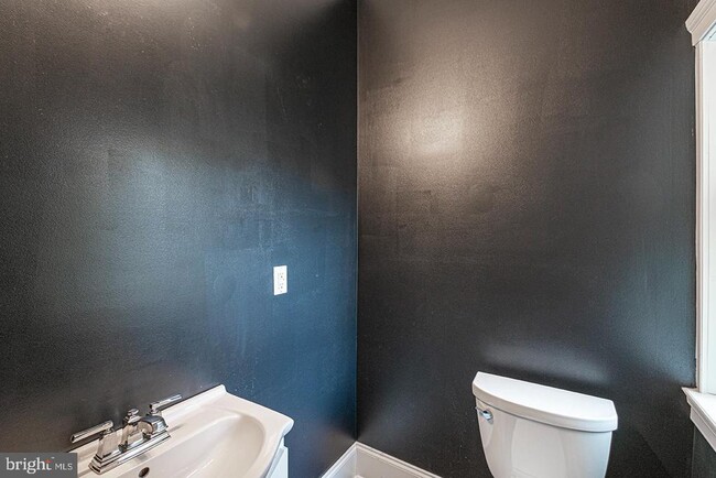 Foto del edificio - 3242 Chatham St