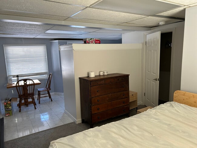 Building Photo - 349 Naubuc Ave