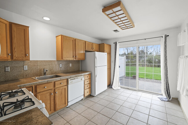 Building Photo - 68 Picket Pl