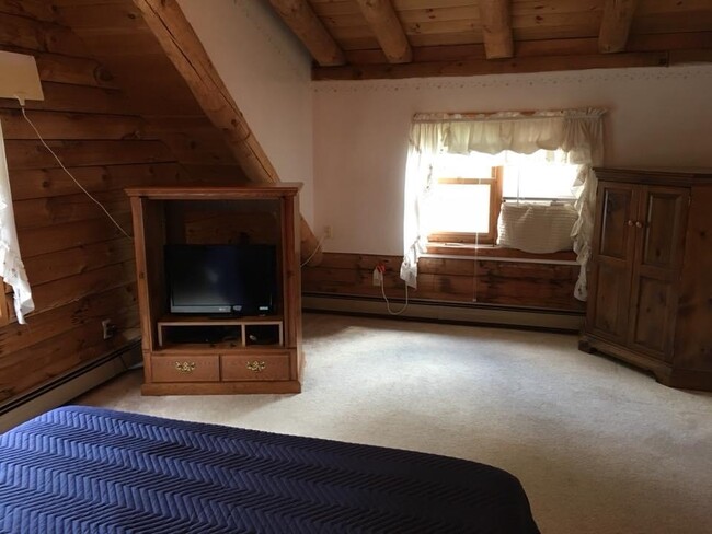 Bedroom - 137 Marshall St