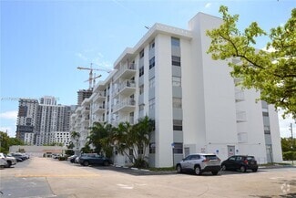 Building Photo - 16465 NE 22nd Ave