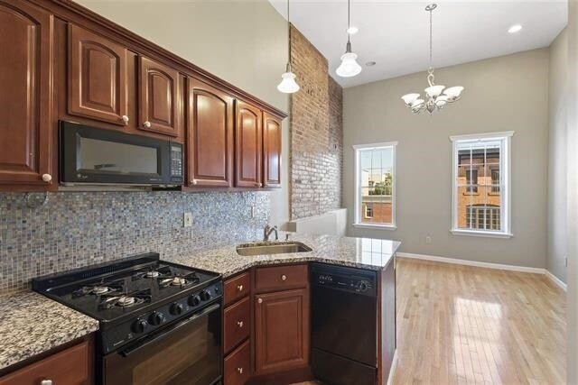 Foto principal - 86 Monroe St