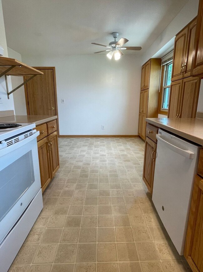 Building Photo - Single Family Home, Re Finished Hardwood F...