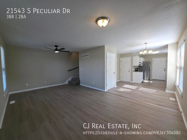 Building Photo - 21543 S Peculiar Dr