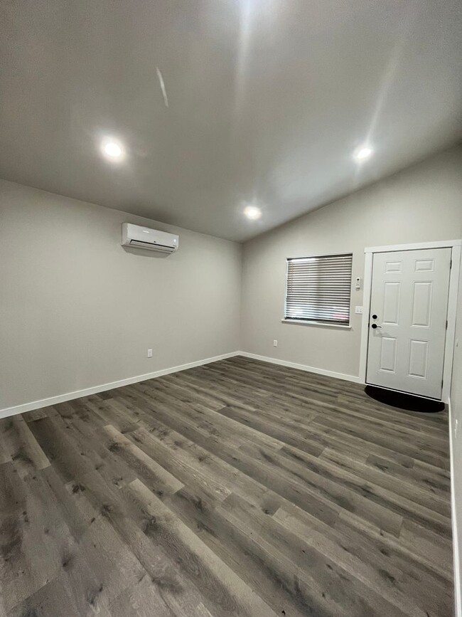 Building Photo - New Construction 1 bedroom, 1 bath house l...