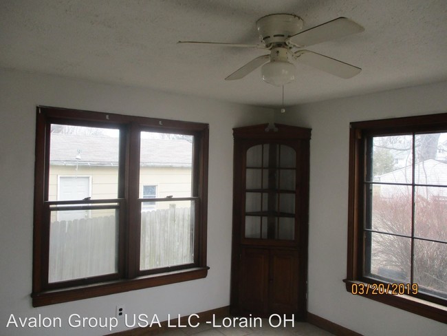 Building Photo - 3 br, 1 bath House - 1100 W 12th St
