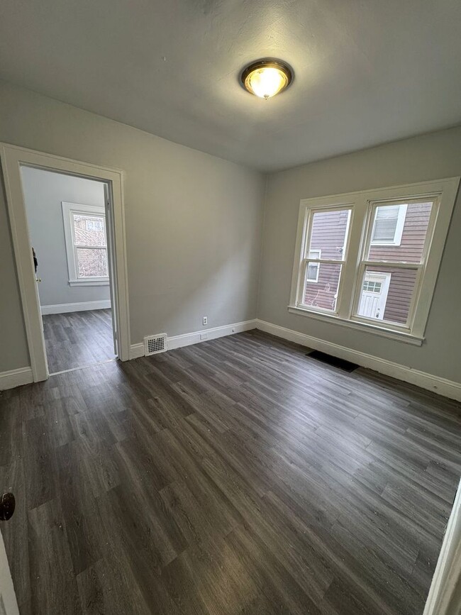 Building Photo - 3342 Desota Ave