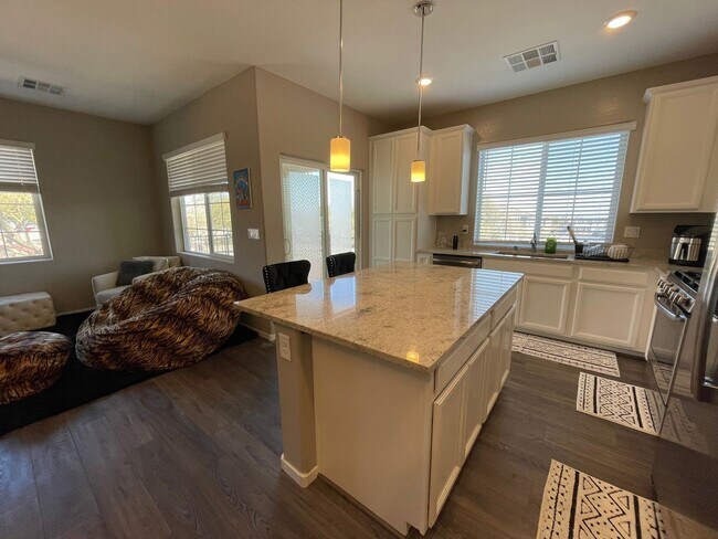 Foto del edificio - 8591 Insignia Ave