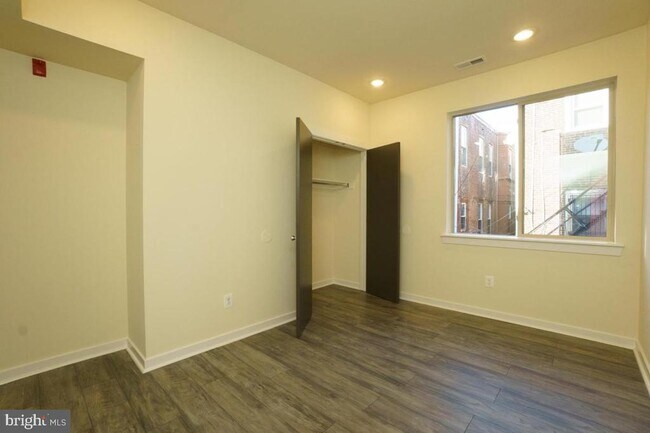 Building Photo - 5433 Chancellor St