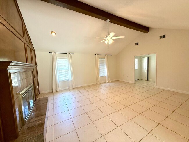 Foto del edificio - New Listing!
