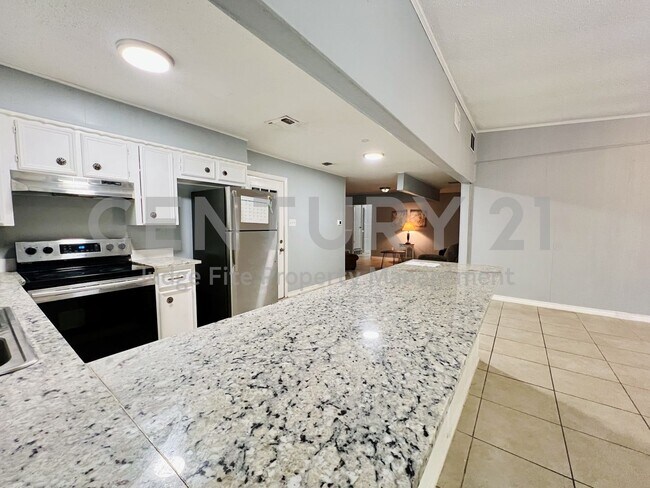 Foto del edificio - Beautifully Updated 5/3/2 in Fort Worth Fo...
