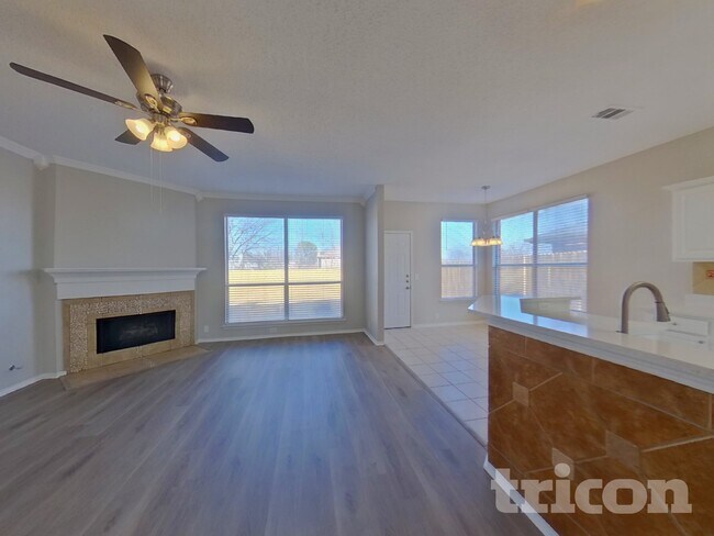 Foto del edificio - 3276 Raleigh Dr