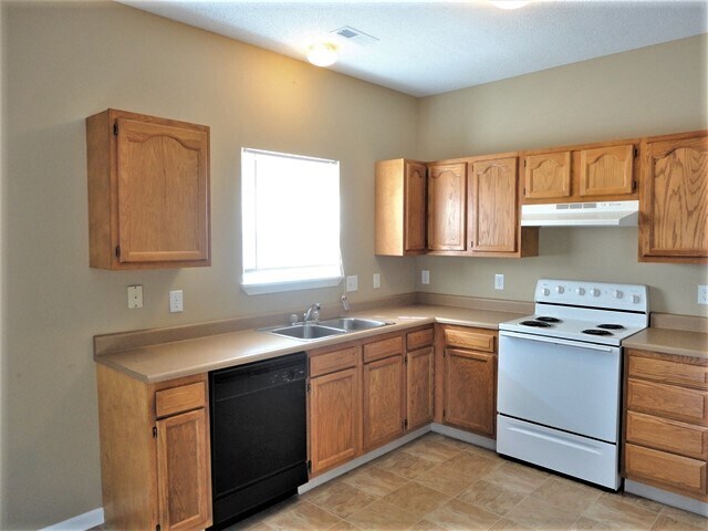 Building Photo - 6581 Rushing River Way