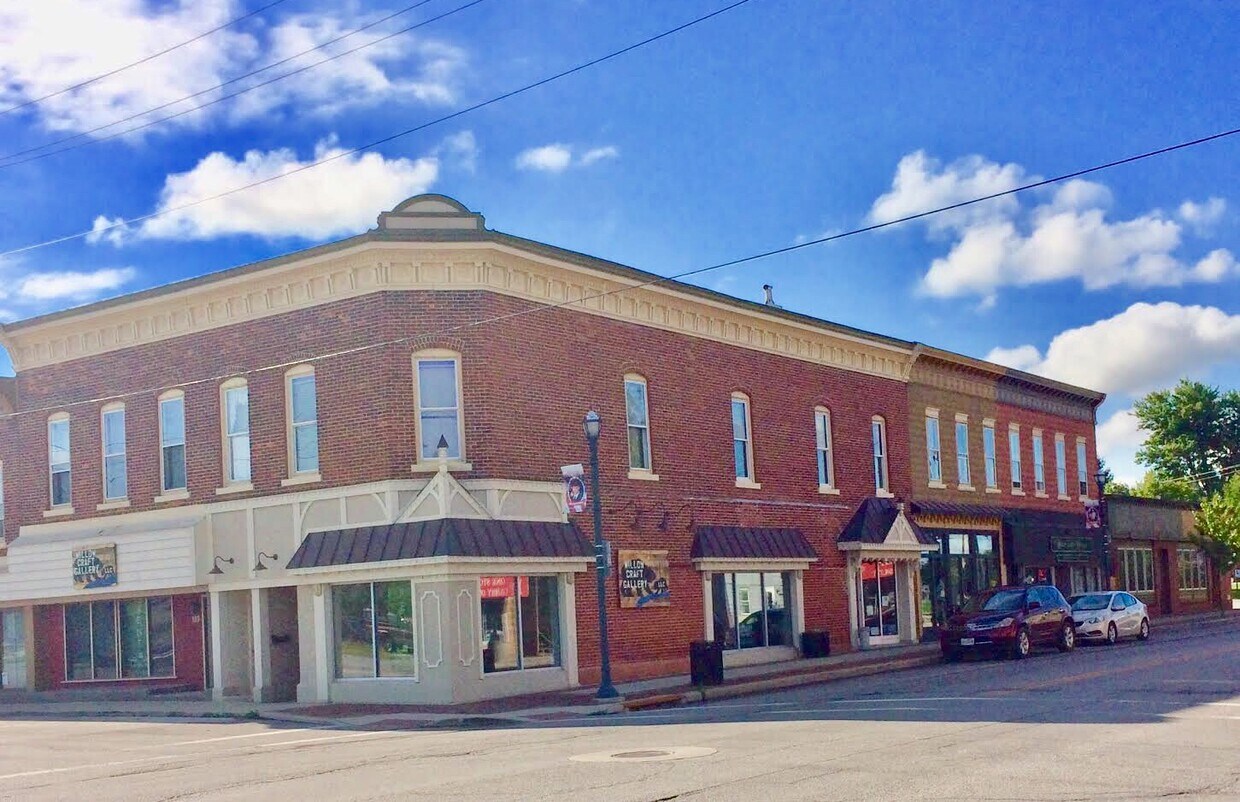 Primary Photo - 101 E South St