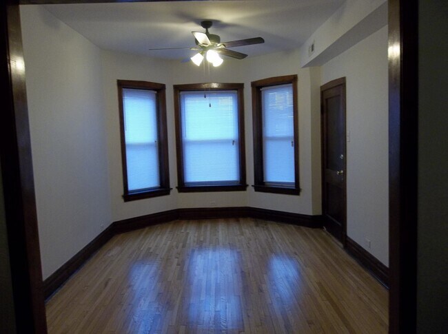 Building Photo - 1439 N Ridgeway Ave