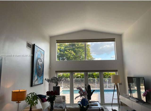 Foto del edificio - 10570 NW 51st St