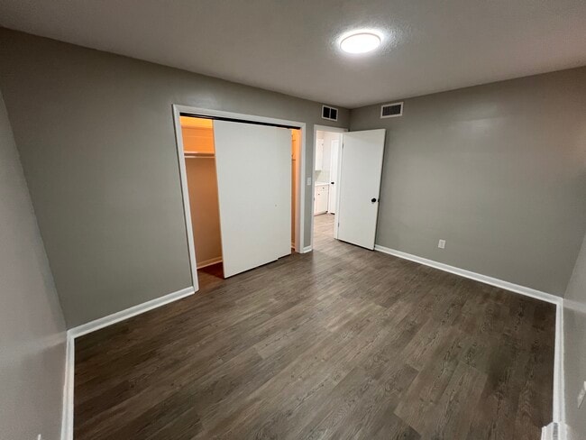 Building Photo - Cypress West Fairlawn Apartments