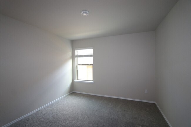 Foto del edificio - 2015 Levant Ln