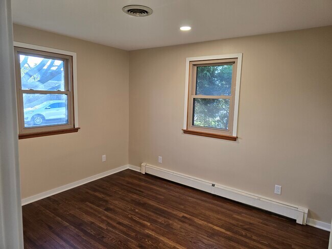 Dormitorio 1 - 625 13th St