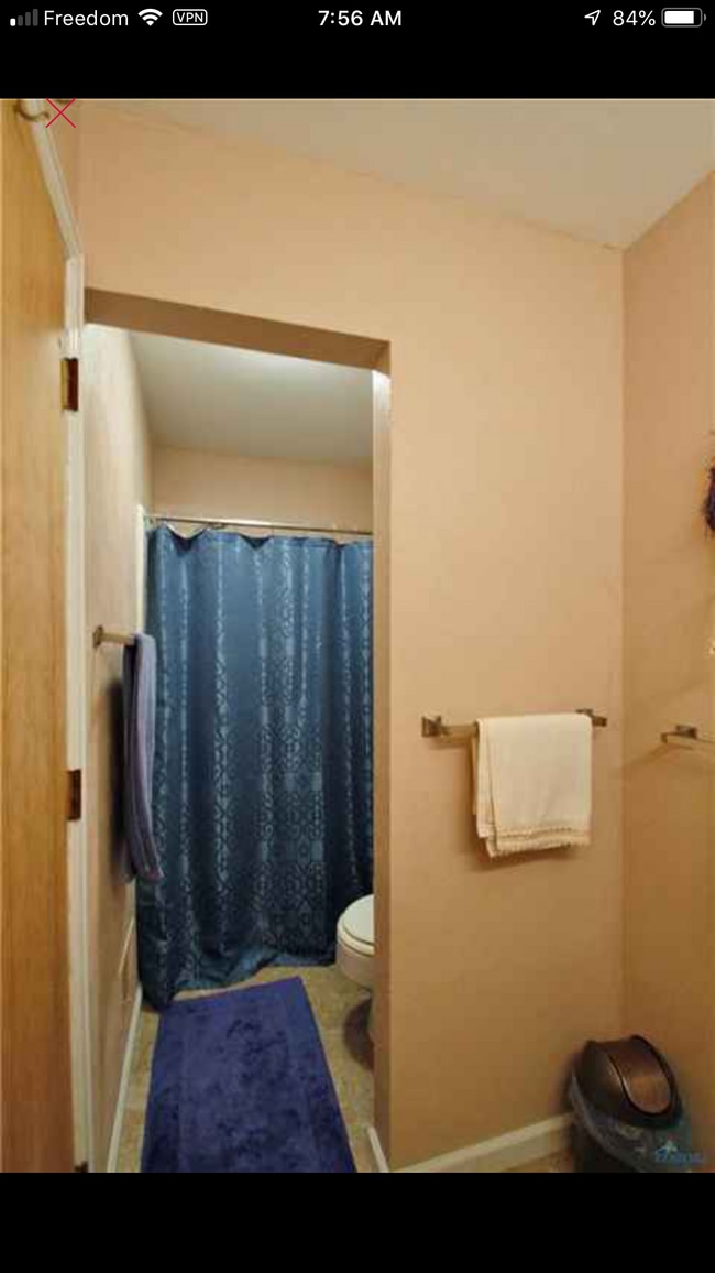 Building Photo - 5620 Cresthaven Ln