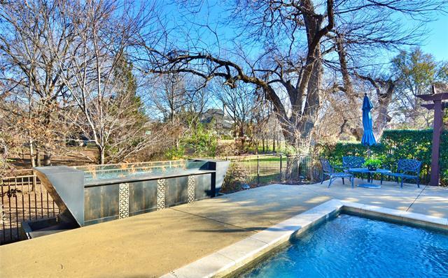 Foto del edificio - 7013 Westmont Dr