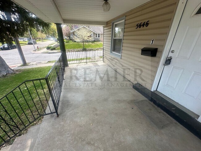 Foto del edificio - Rent $895 -5646 Lydia Ave, Kansas City, MO...