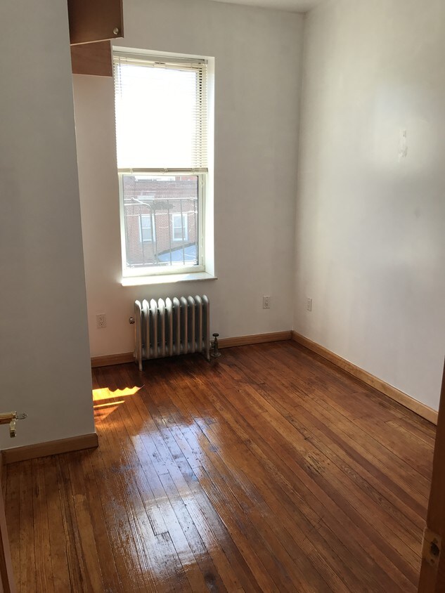 Primary Photo - 3080 37th St