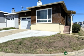Building Photo - 98 Huntington Dr