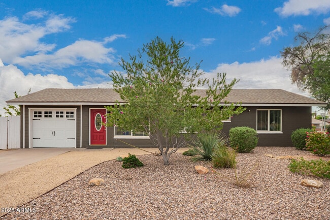 Building Photo - 501 E El Camino Dr