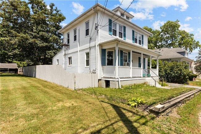 Building Photo - 291 Maple Ave