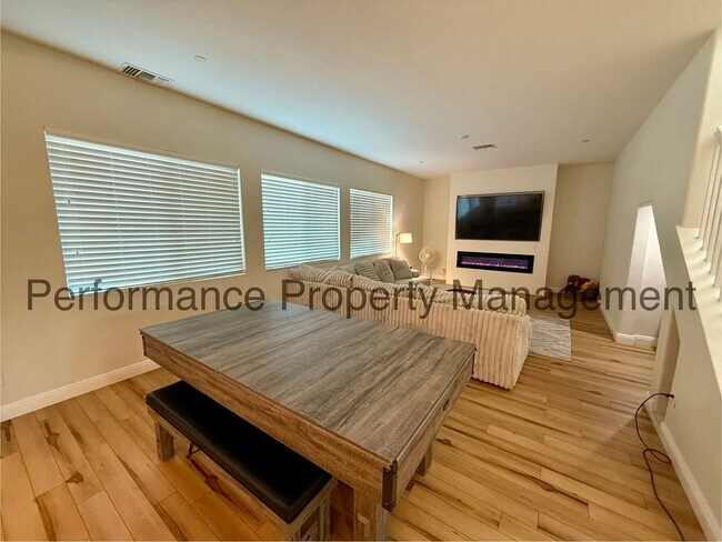 Building Photo - Gorgeous 5 Bed/3 Bath Rio Bravo Home w/ RB...