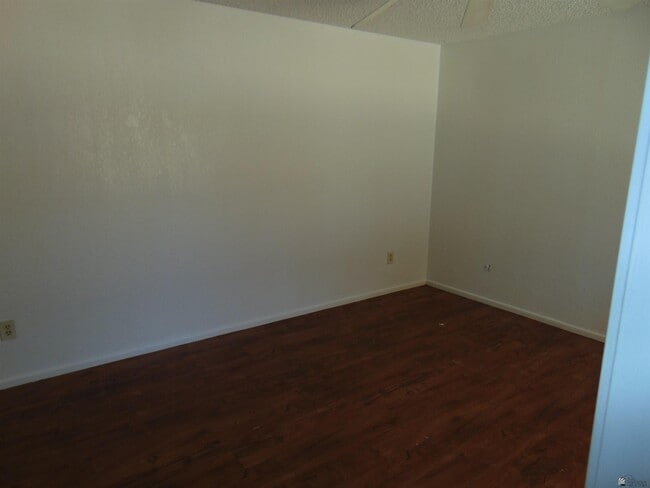 Building Photo - 2620 S Virginia Dr