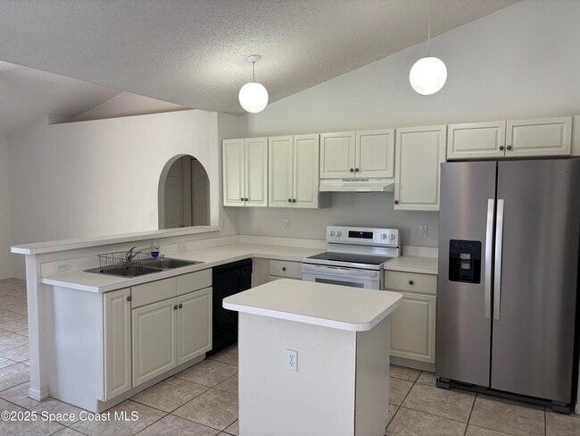 Building Photo - 117 Hillock Ave NW