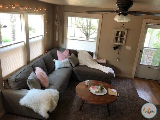 Building Photo - 3 Bed 2 1/2 Bath Gem Near BSU!